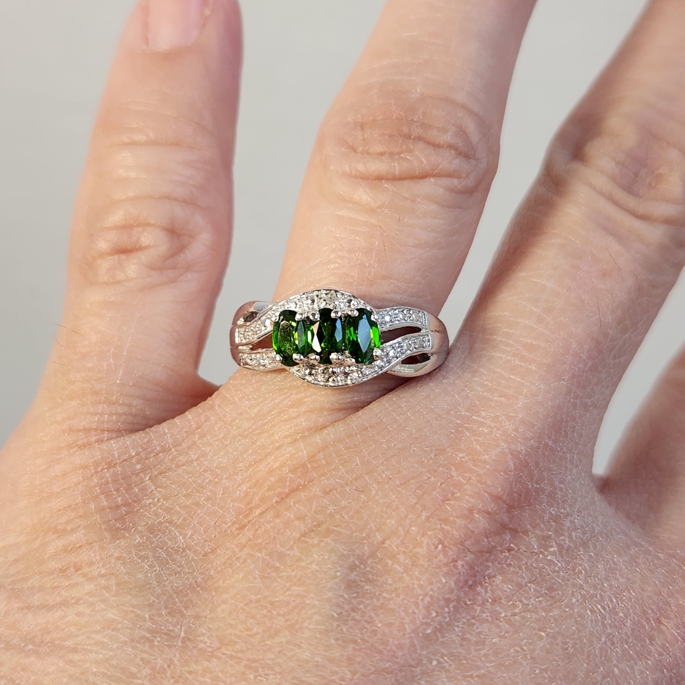 [SOLD LOCALLY] 925 Diopside Trilogy & Zircon Ring Sz 7 Petite Semi Vintage - Picture 7 of 12